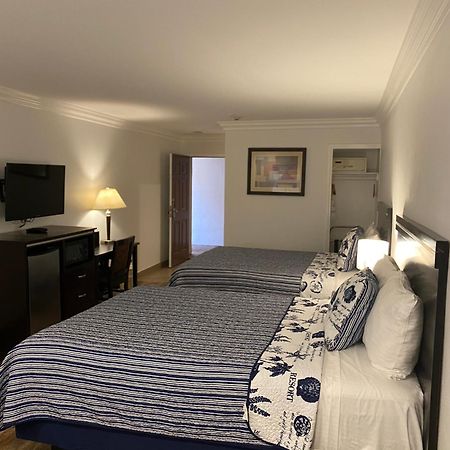 Ocean Surf Inn & Suites Хантингтон-Бич Экстерьер фото